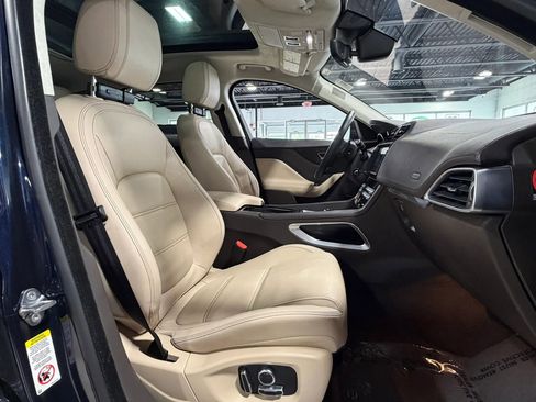 Used 2019 Jaguar F-PACE Prestige AWD/4WD image 7
