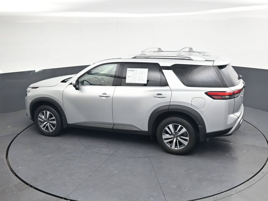 Certified 2025 Nissan Pathfinder SL FWD image 34