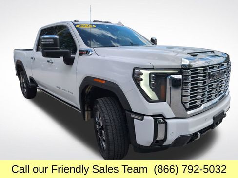 Used 2024 GMC Sierra 2500 Denali w/ Denali Reserve Package AWD/4WD image 9