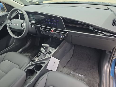 New 2026 Kia Niro EX FWD image 11