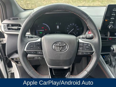 Used 2022 Toyota Sienna XSE image 13