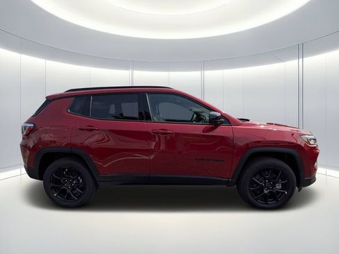 New 2026 Jeep Compass Latitude AWD/4WD image 3