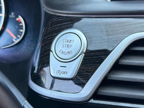 Used 2019 BMW 750i w/ Executive Package RWD image 25