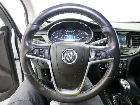 Used 2022 Buick Encore Preferred AWD/4WD image 34