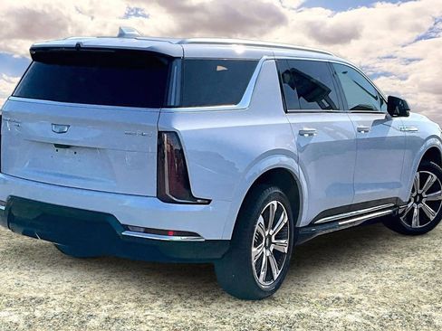 Certified 2026 Cadillac Escalade IQL Luxury AWD/4WD image 5