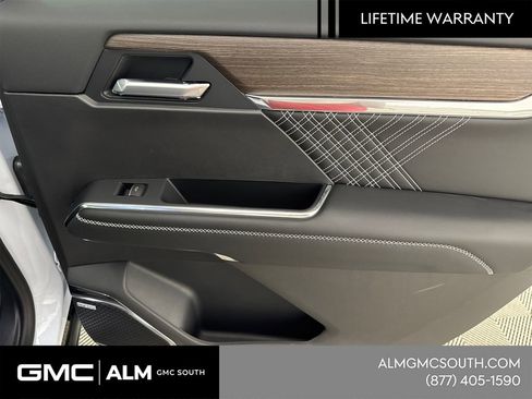 New 2026 GMC Acadia Denali w/ Super Cruise Package image 18