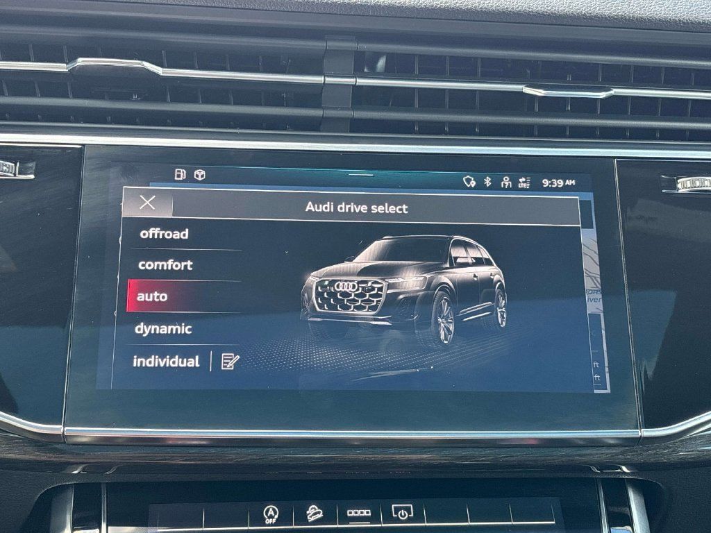Used 2025 Audi Q7 3.0T Premium Plus AWD/4WD image 30