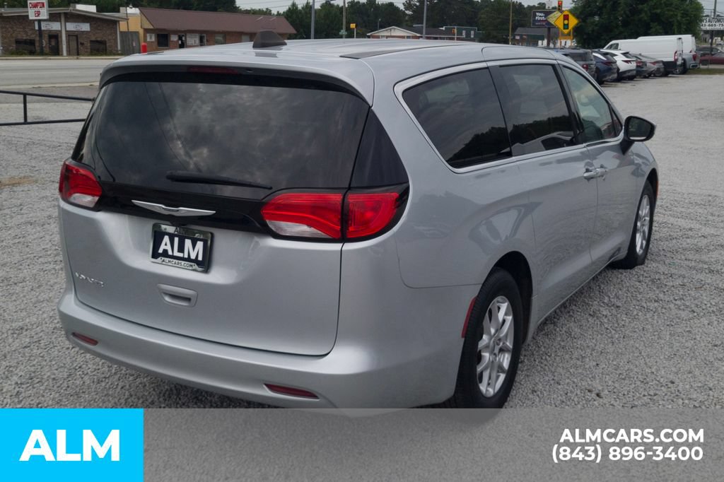 Used 2023 Chrysler Voyager LX FWD image 5