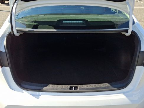 Used 2024 Toyota Corolla LE image 28