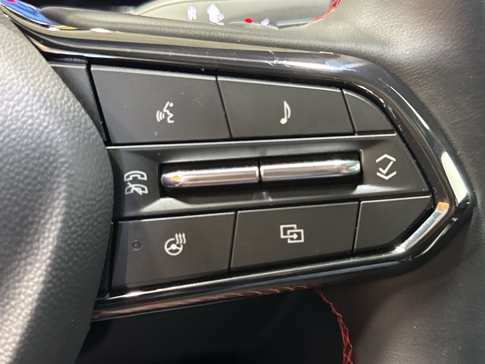 Used 2026 Chevrolet Traverse RS AWD/4WD image 28