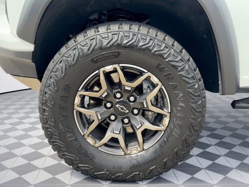 Used 2024 Chevrolet Colorado ZR2 w/ LPO, Sports Bar Package AWD/4WD image 13