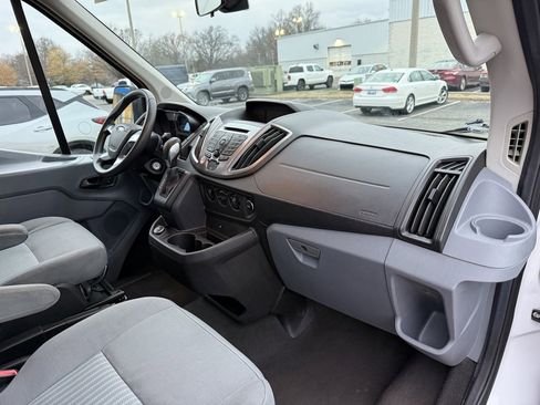 Used 2018 Ford Transit 350 XLT image 19