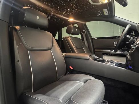 Used 2018 Rolls-Royce Ghost w/ Dynamic Package RWD image 20
