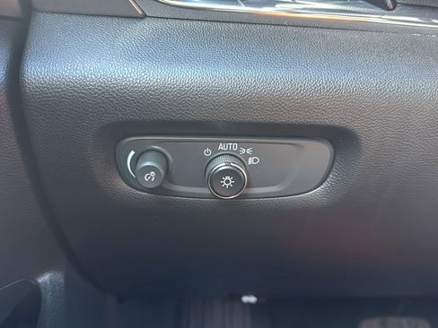 Used 2023 Chevrolet Traverse LT AWD/4WD image 31
