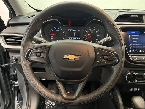 Used 2023 Chevrolet TrailBlazer LT w/ Convenience Package AWD/4WD image 6