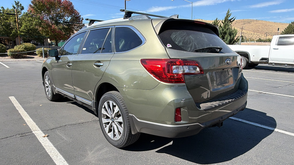 Used 2017 Subaru Outback 3.6R Touring w/ Popular Package #5A AWD/4WD image 3