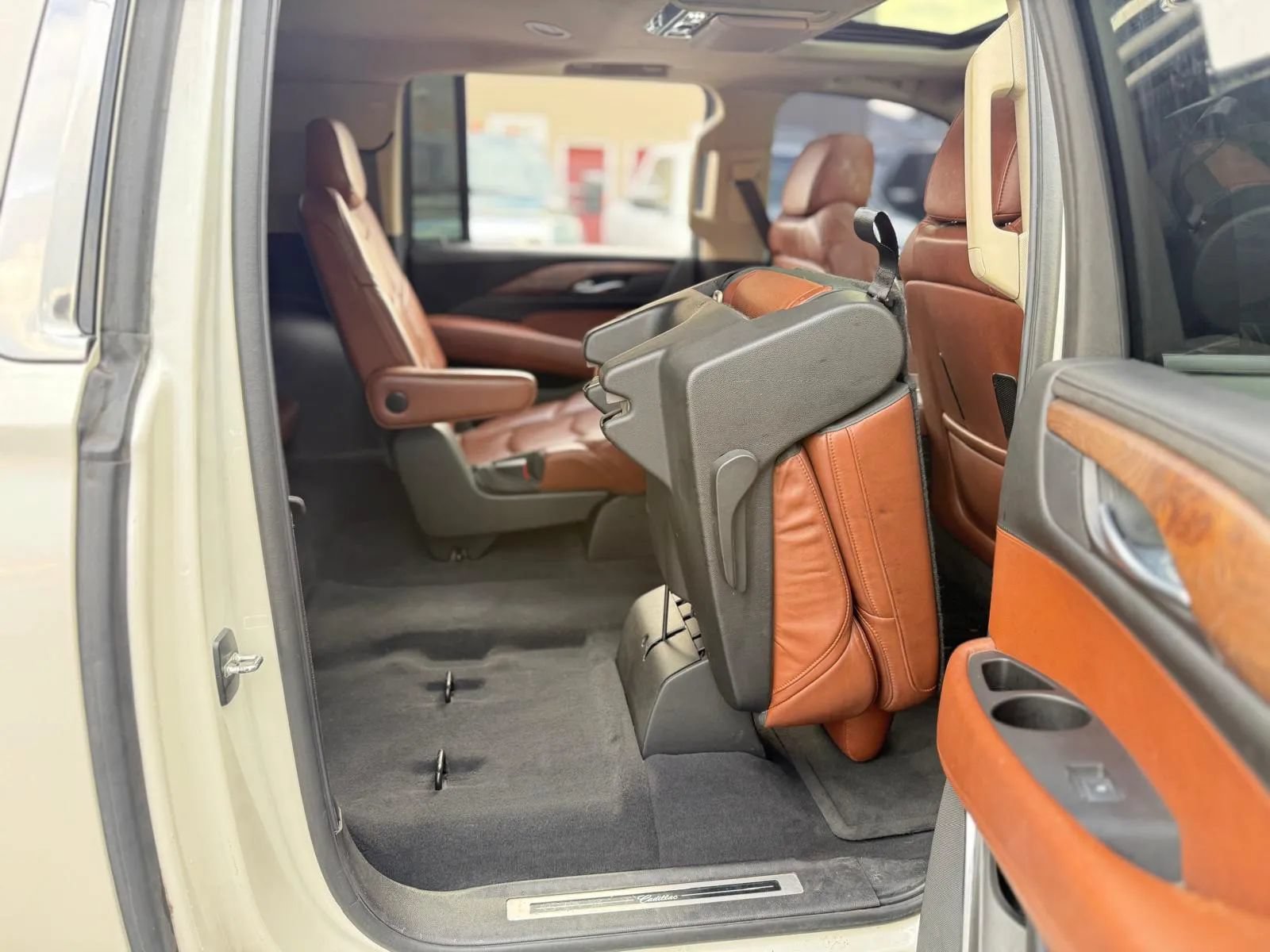 Used 2015 Cadillac Escalade ESV Premium AWD/4WD image 32