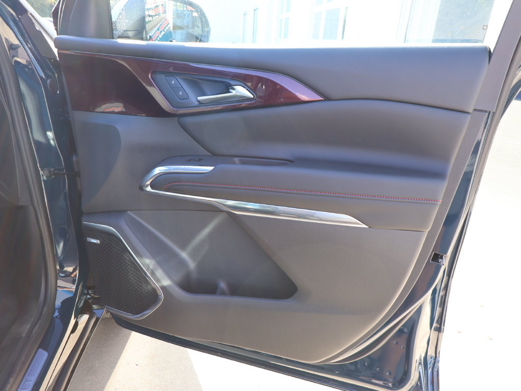 New 2027 Chevrolet Traverse RS AWD/4WD image 38