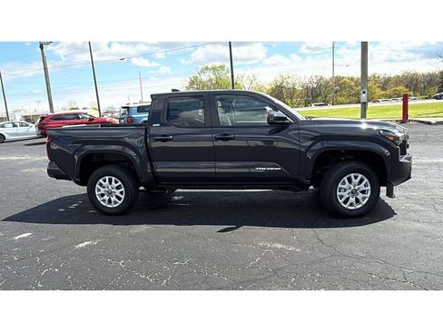 New 2026 Toyota Tacoma SR5 AWD/4WD image 8