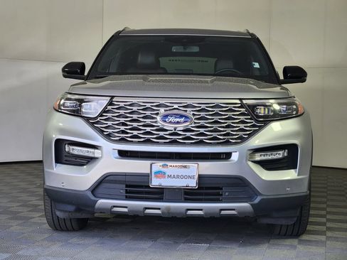 Used 2023 Ford Explorer Platinum w/ Technology Package AWD/4WD image 2