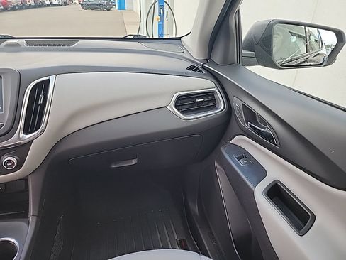 Used 2018 Chevrolet Equinox LS FWD image 19