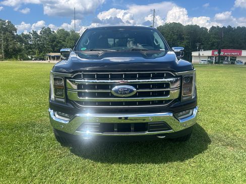 Used 2022 Ford F150 Lariat w/ Equipment Group 502A High AWD/4WD image 3