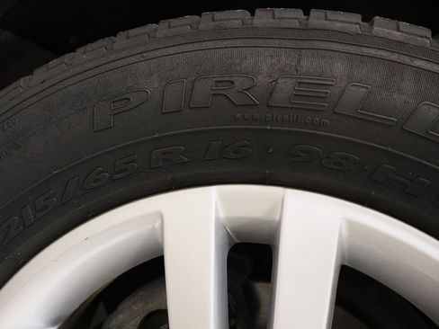 Used 2015 Volkswagen Tiguan S image 33