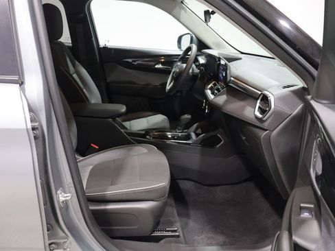 Used 2025 Chevrolet TrailBlazer LT AWD/4WD image 22