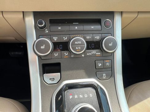 Used 2017 Land Rover Range Rover Evoque SE AWD/4WD image 24