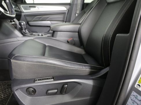 Used 2020 Volkswagen Atlas Cross Sport SEL image 11