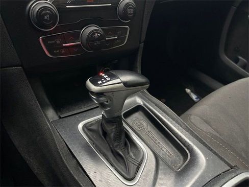 Used 2015 Dodge Charger SXT image 13