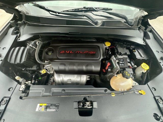 Used 2018 Jeep Compass Limited w/ Navigation Group AWD/4WD image 29
