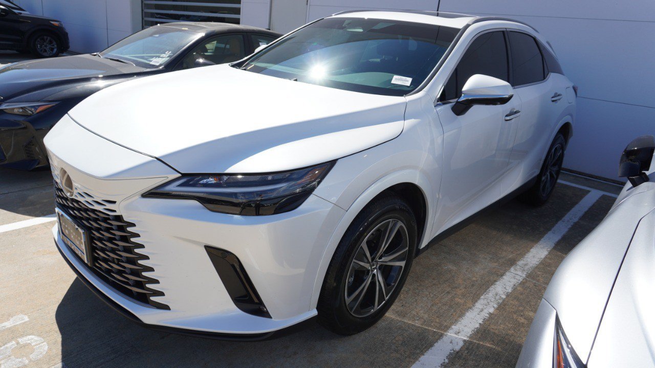 Used 2025 Lexus RX 350 Premium w/ Convenience Package FWD image 4