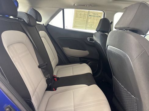 Used 2023 Hyundai Venue SEL FWD image 25
