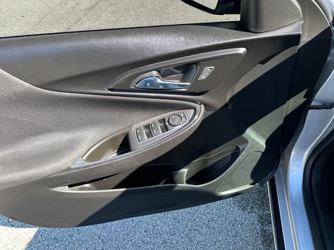 Used 2017 Chevrolet Malibu LT FWD image 18