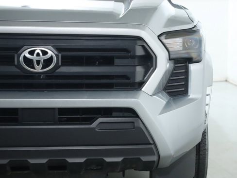 Used 2024 Toyota Tacoma SR image 8