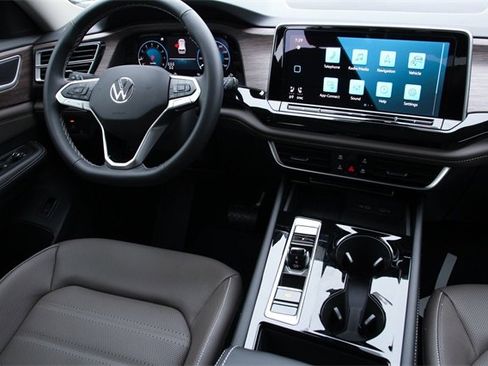 New 2026 Volkswagen Atlas SEL image 17