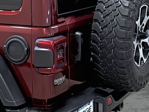 Used 2021 Jeep Wrangler Unlimited Rubicon w/ Safety Group AWD/4WD image 9