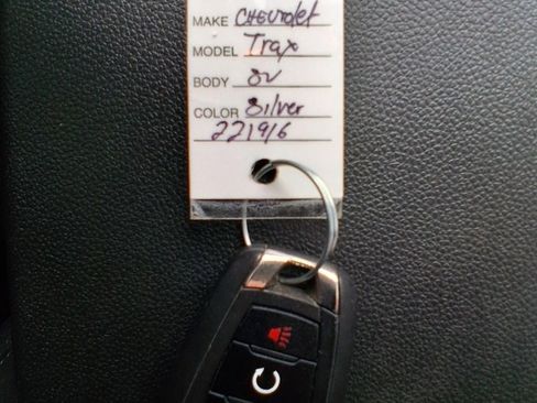 Used 2024 Chevrolet Trax LS w/ LS Convenience Package image 19