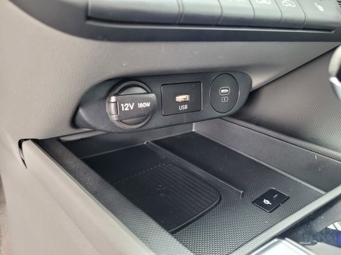 Used 2025 Hyundai Elantra SEL image 20