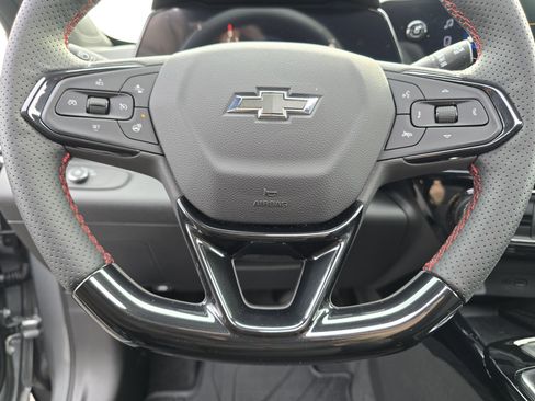 Used 2025 Chevrolet Trax RS w/ Sunroof Package image 33