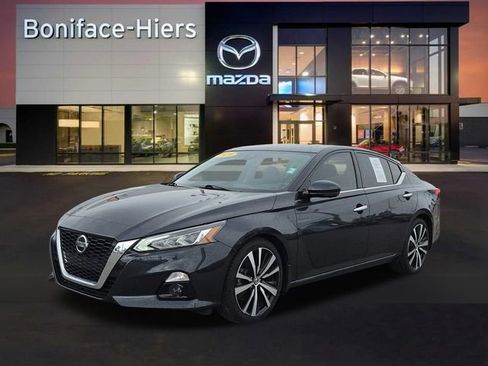 Used 2020 Nissan Altima 2.5 Platinum FWD image 2