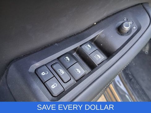 Used 2024 Jeep Grand Cherokee L Altitude RWD image 8