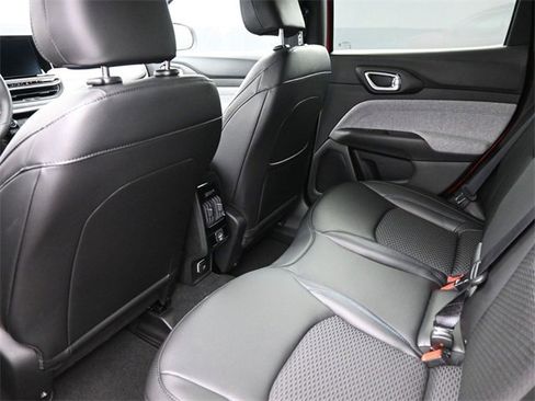 New 2026 Jeep Compass Latitude image 15