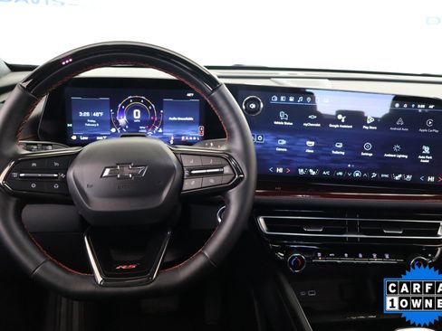 Used 2025 Chevrolet Traverse RS image 24
