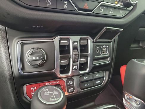 Used 2025 Jeep Gladiator Rubicon image 26