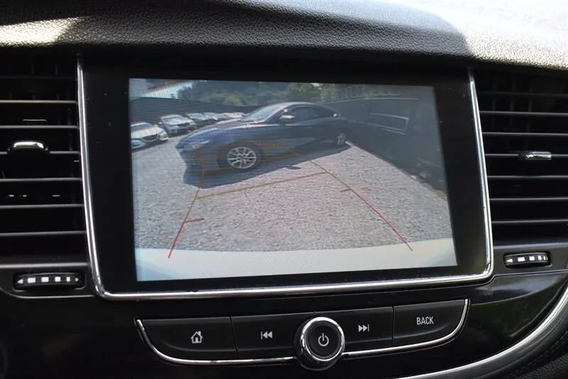 Used 2020 Buick Encore Essence FWD image 20