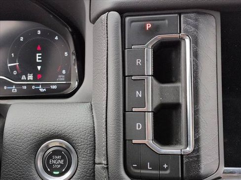 Used 2024 GMC Yukon XL Denali AWD/4WD image 12