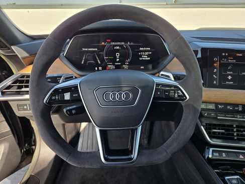 Used 2022 Audi e-tron GT Premium Plus image 16