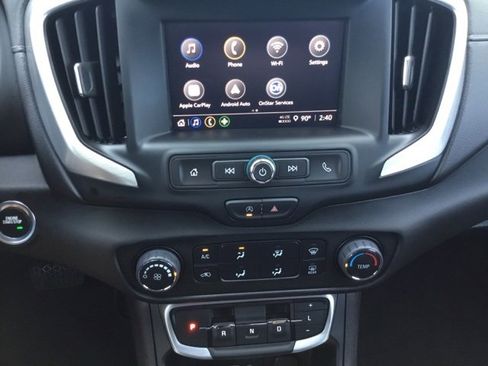 Used 2024 GMC Terrain SLE image 13